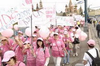 в москве прошел марш  вместе против рака груди 